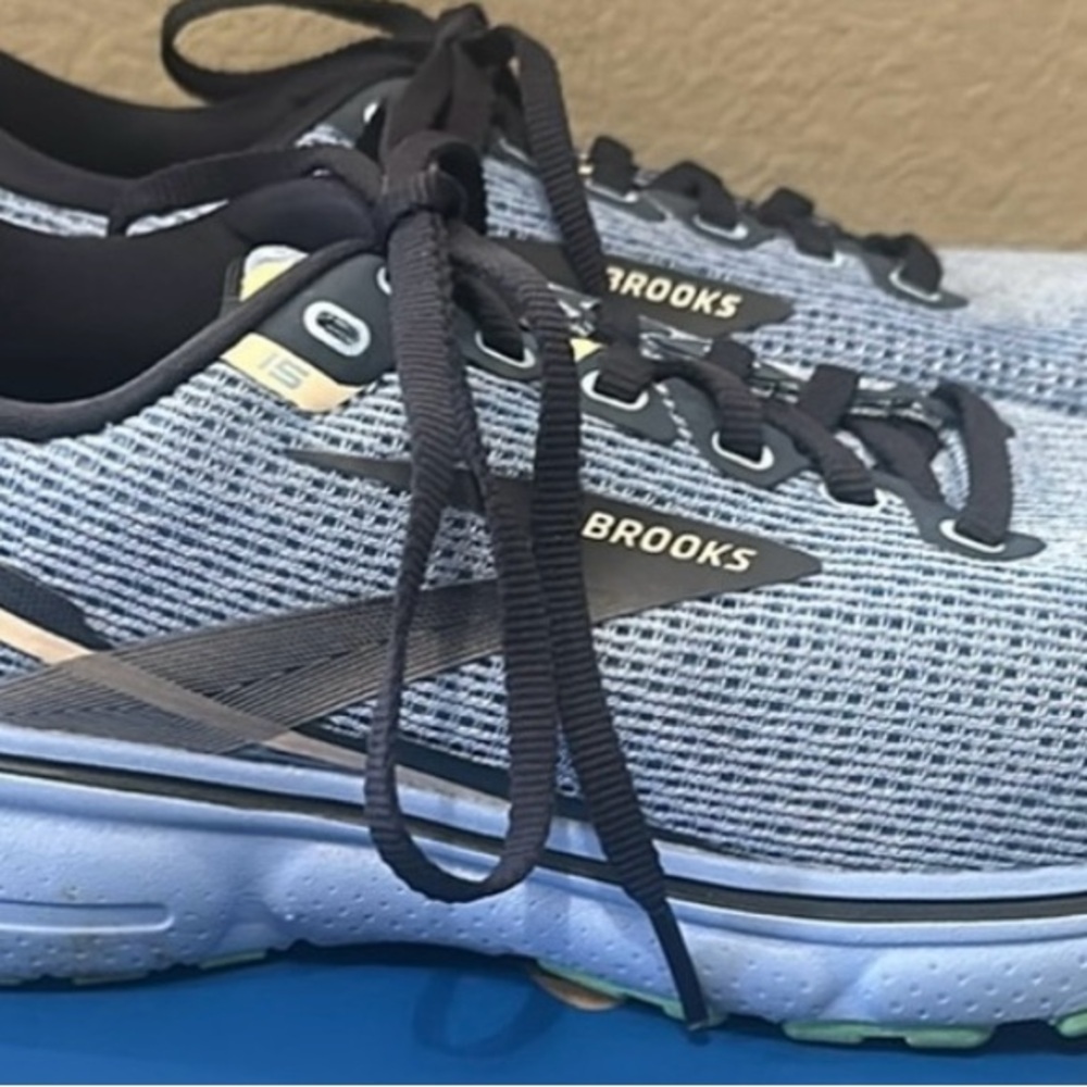 Brooks Ghost 15 Light Blue Athletic Sneakers 9.5 - Picture 3 of 8